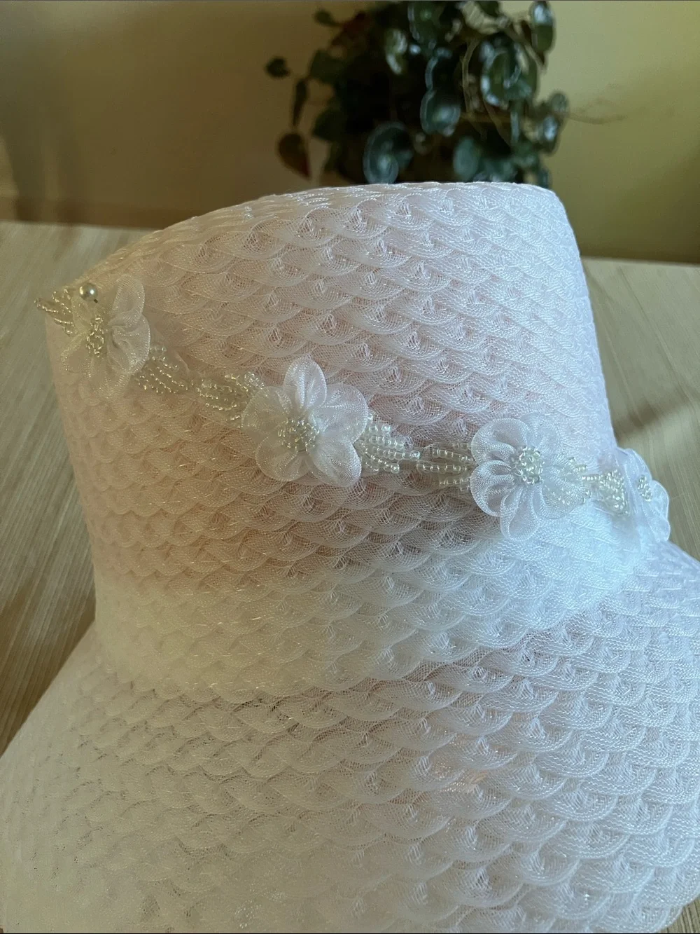 Women’s White Floral Accent Bucket Hat